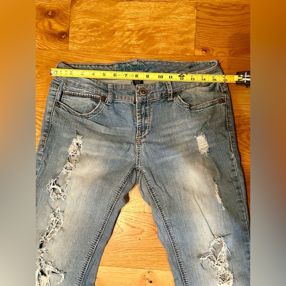 Ariya Distressed Bootcut Embroider Denim Jeans Size 11/12 - Picture 2 of 11